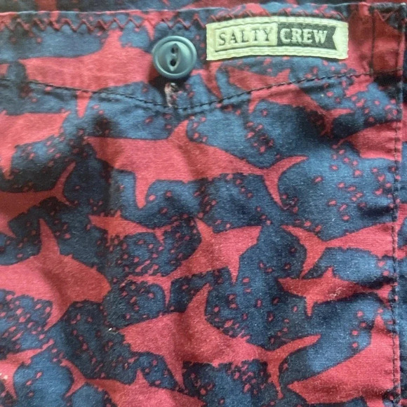 Salty Crew Shark Pattern Button Front Shirt Men’s Cotton Short Sleeve Collar - Picture 5 of 5